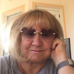 Meet your Posher, Carol lee